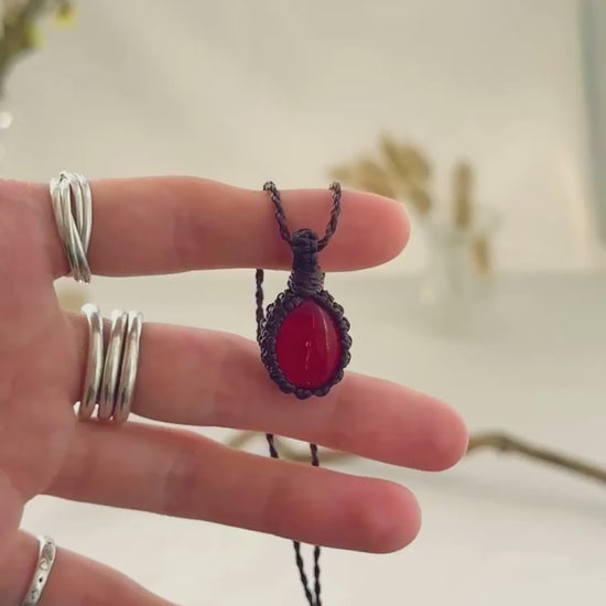 Handmade Carnelian macramé necklace showing natural gemstone details, texture and shine