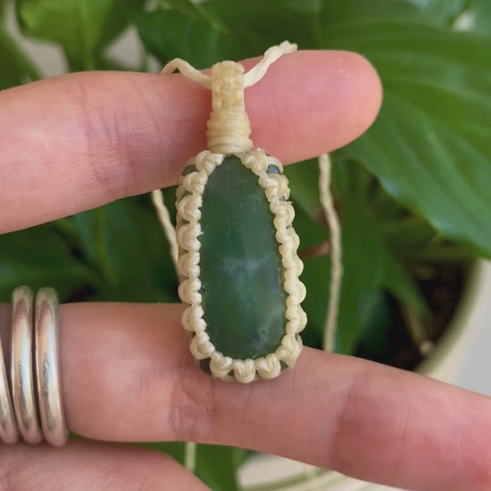 Video showcasing the handmade Chrysoprase macrame necklace, highlighting the gemstone’s deep green color and simple macrame design with delicate details.